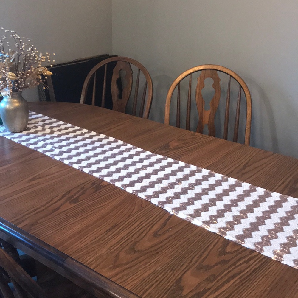 Glamorous Table Runner - image 2